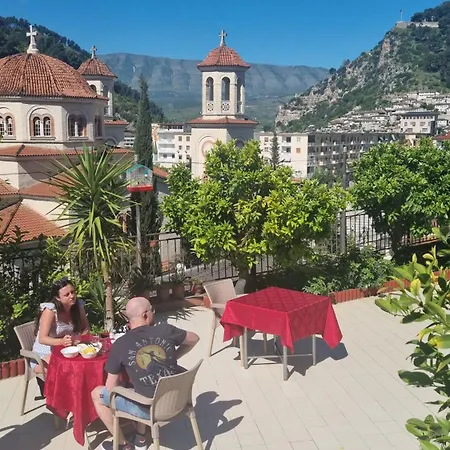 Ξενοδοχείο Twix Μπεράτ