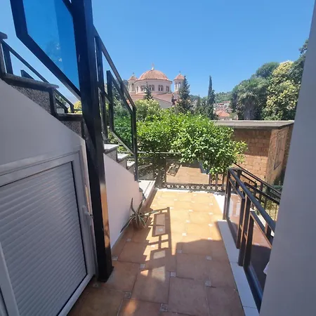 Twix Ξενοδοχείο Μπεράτ