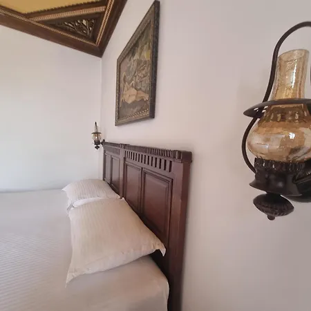 Ξενοδοχείο Twix Μπεράτ